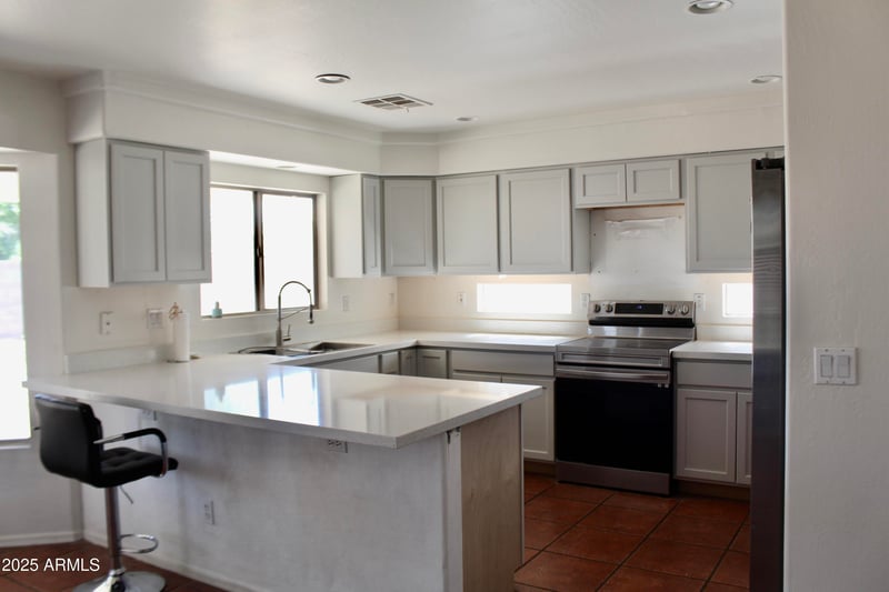 7767 Stella Ave, Glendale, AZ 85303