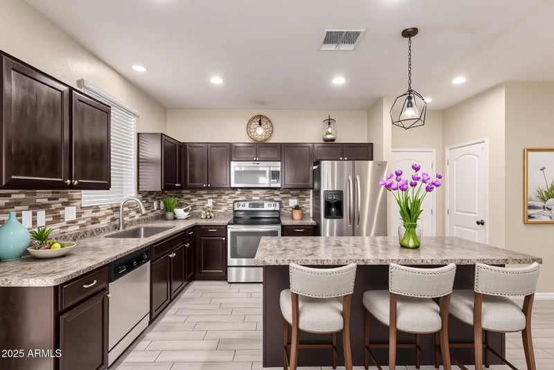 7769 Bonitos Dr, Phoenix, AZ 85035