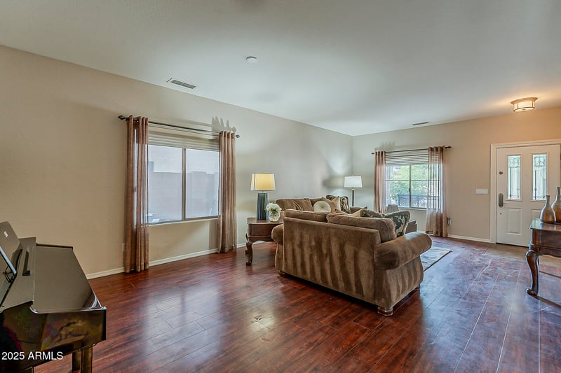 777 Volk Ln, San Tan Valley, AZ 85140