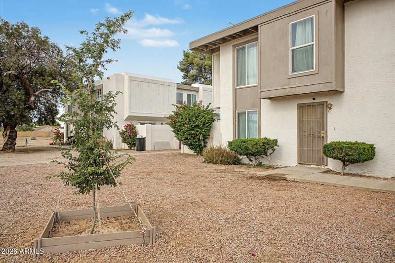 7775 Glenn Dr, Glendale, AZ 85303