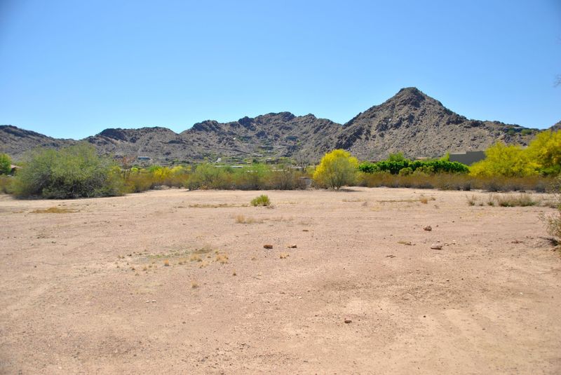 7777 N Invergordon Rd #-, Paradise Valley, AZ 85253