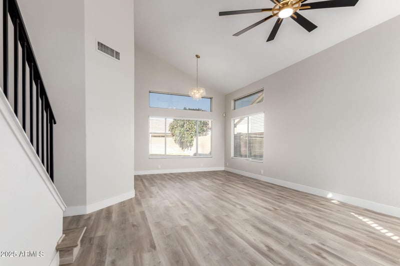 7784 Sierra Vista Dr, Glendale, AZ 85303