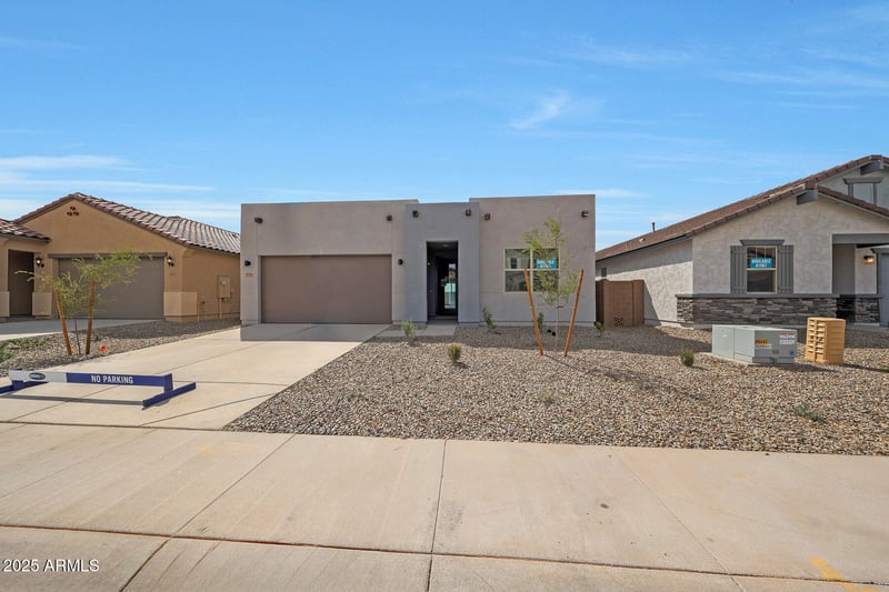 779 Riparian Dr, San Tan Valley, AZ 85140