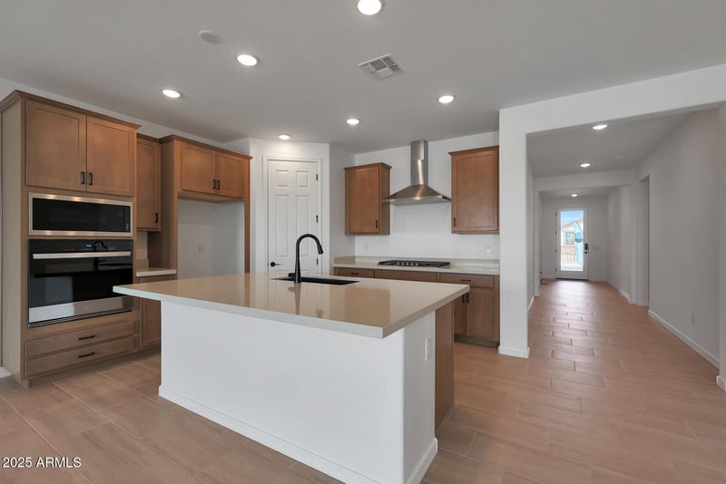 779 Riparian Dr, San Tan Valley, AZ 85140