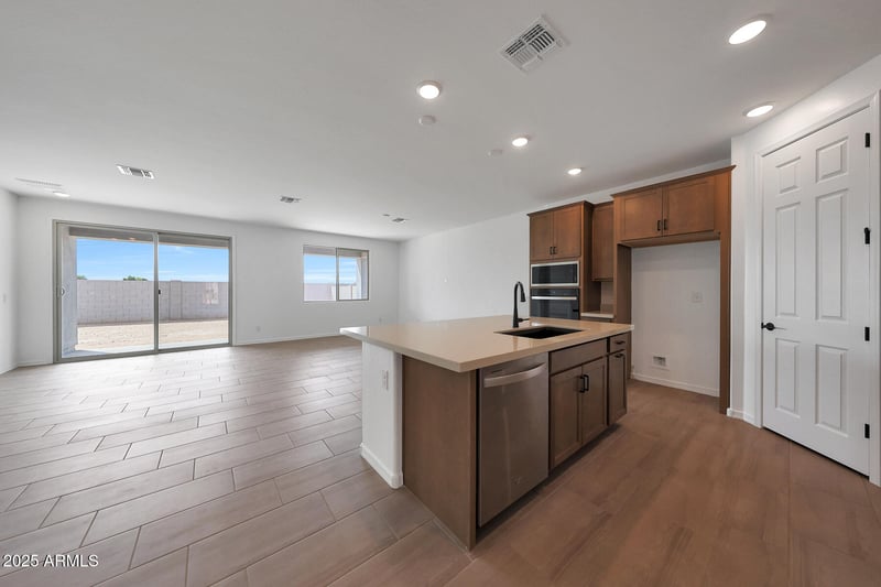 779 Riparian Dr, San Tan Valley, AZ 85140