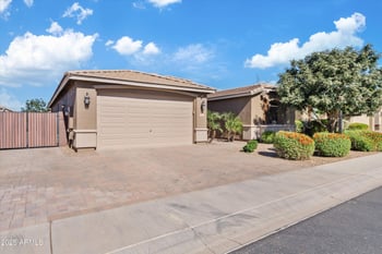 78 White Oak Ave, San Tan Valley, AZ 85140