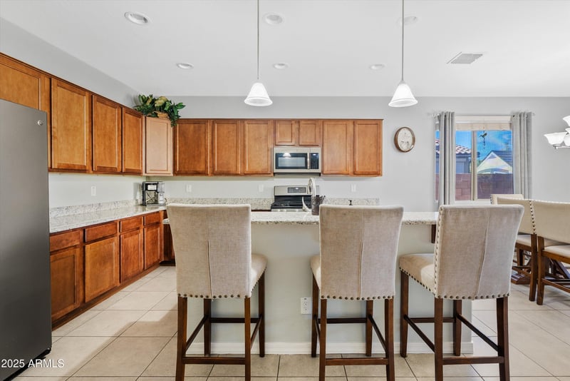 78 White Oak Ave, San Tan Valley, AZ 85140