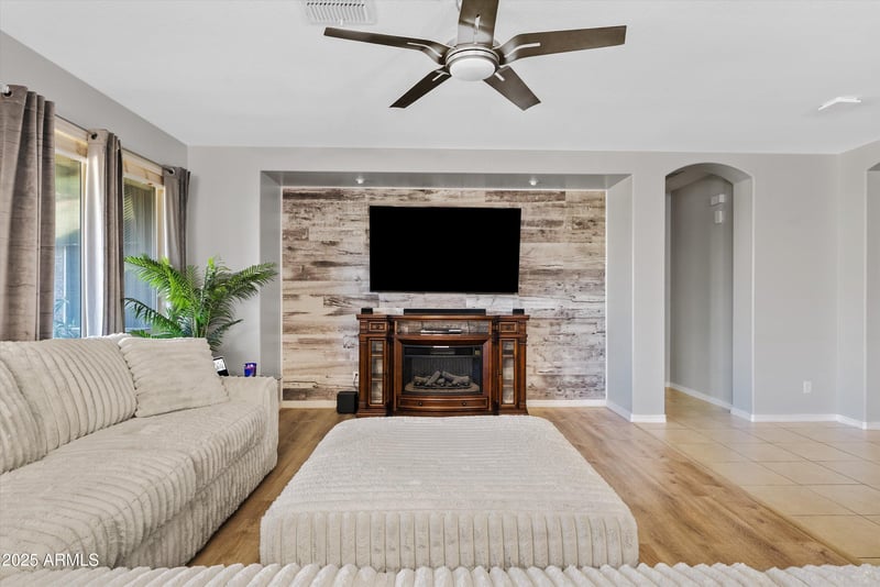 78 White Oak Ave, San Tan Valley, AZ 85140