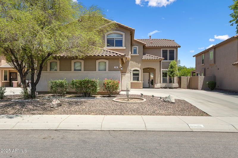 780 Holstein Trl, San Tan Valley, AZ 85143