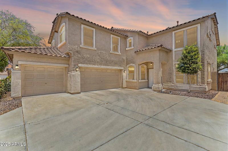 780 Holstein Trl, San Tan Valley, AZ 85143