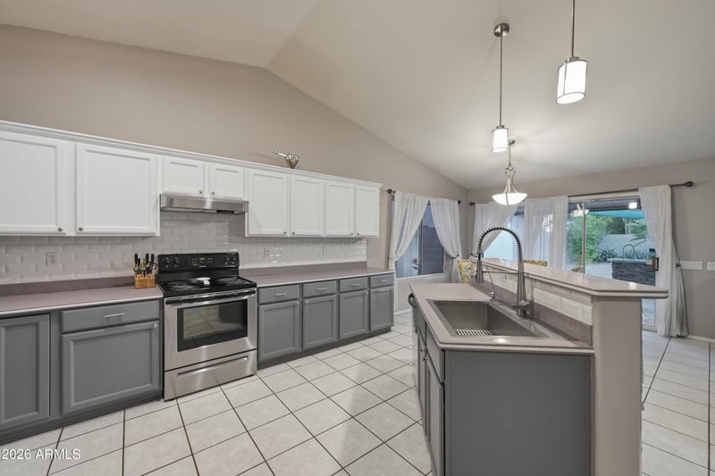 780 Pineview Dr, Chandler, AZ 85226