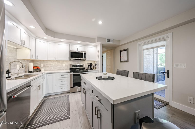 7800 Lincoln Dr #1080, Scottsdale, AZ 85250