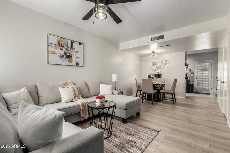 7801 44th Dr #1025, Glendale, AZ 85301