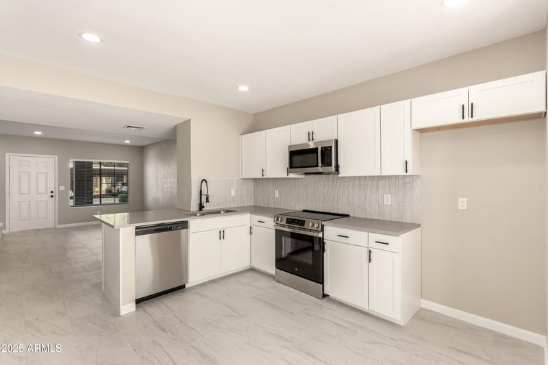 7801 44th Dr #1048, Glendale, AZ 85301