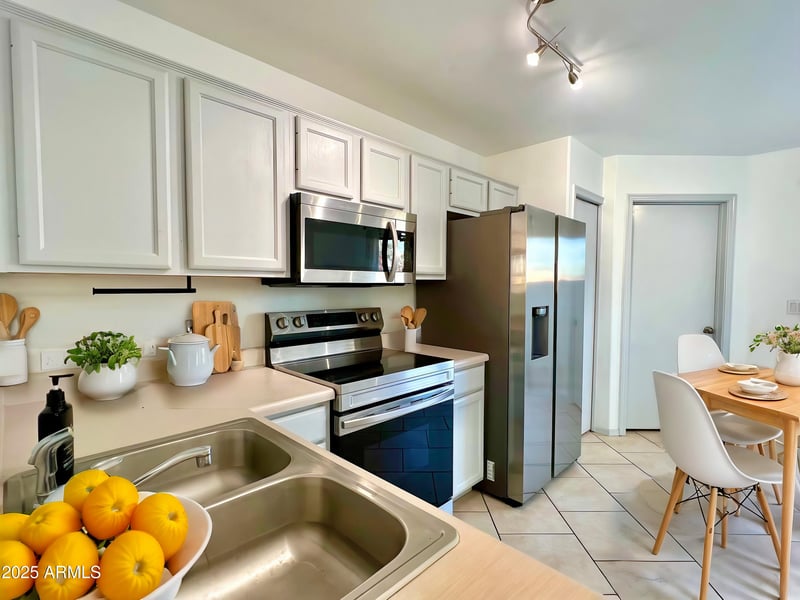 7801 44th Dr #1180, Glendale, AZ 85301