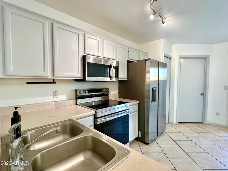 7801 44th Dr #1180, Glendale, AZ 85301