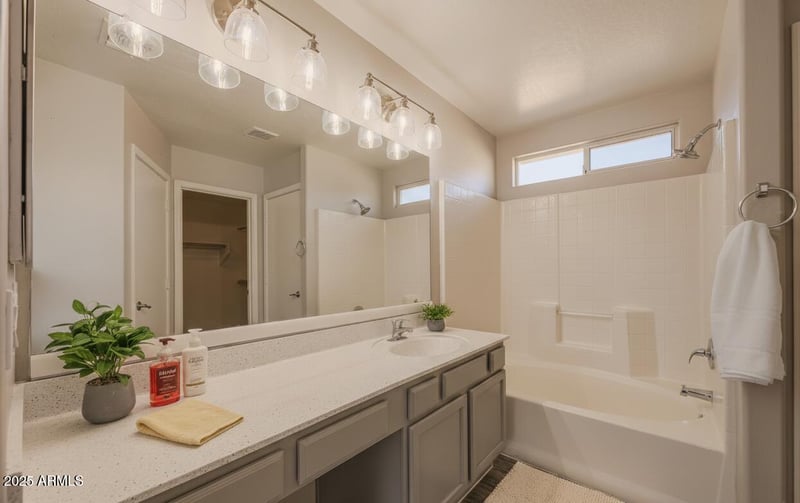 7802 Myrtle Ave, Glendale, AZ 85303