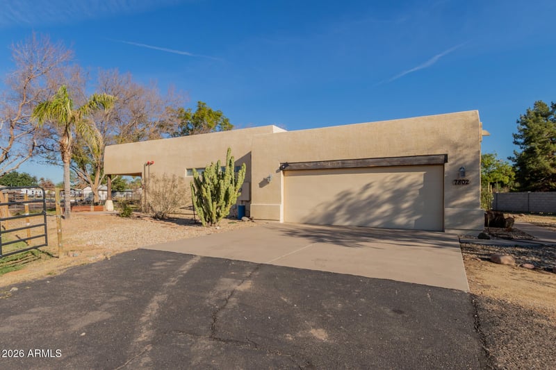 7802 W Orangewood Ave, Glendale, AZ 85303