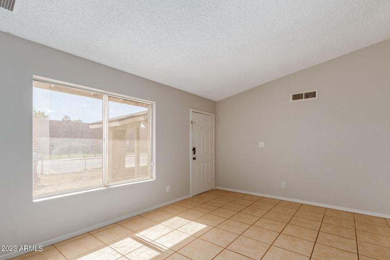 7810 W Sells Dr, Phoenix, AZ 85033