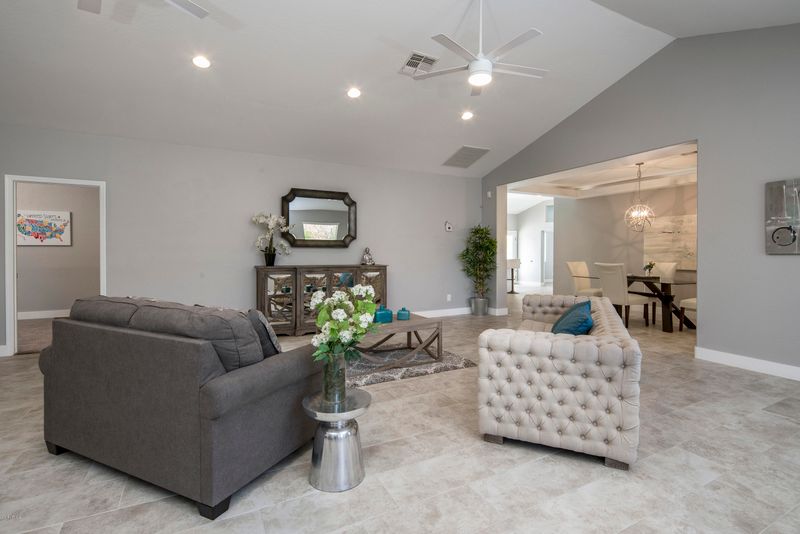 7811 N 15th Ave, Phoenix, AZ 85021