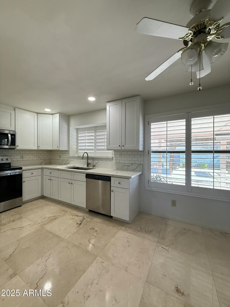 7813 Dreyfus Dr, Peoria, AZ 85381