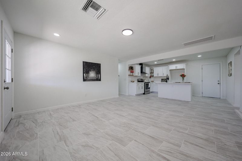 7815 S 1st Dr, Phoenix, AZ 85041