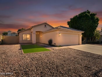 7815 Solano Dr, Glendale, AZ 85303