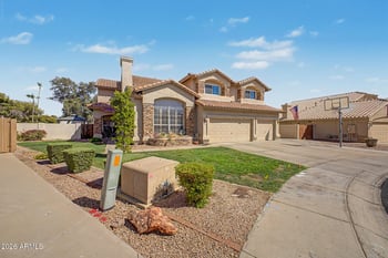 7815 W Kerry Ln, Glendale, AZ 85308