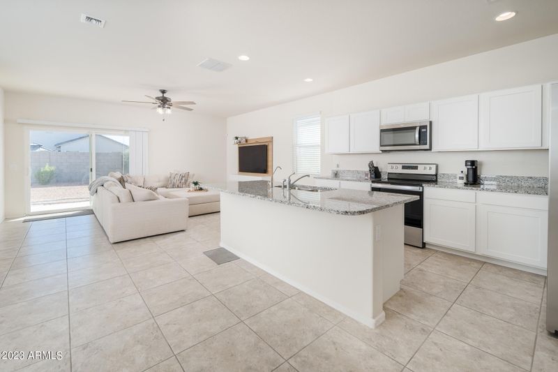7815 W Riverside Ave, Phoenix, AZ 85043