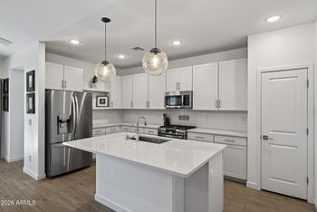 7817 N 86th Ln, Glendale, AZ 85305