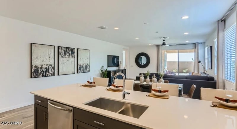 7818 Tether Trl, Peoria, AZ 85383