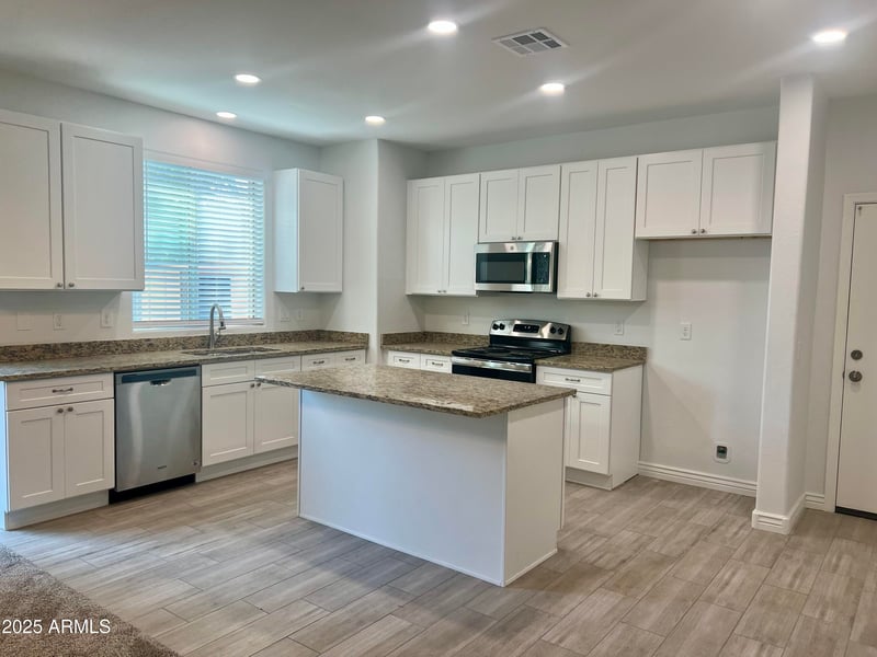 7821 Pike Pl, Phoenix, AZ 85035