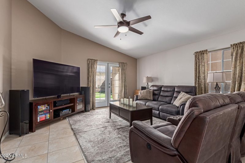 7822 W Mcrae Way, Glendale, AZ 85308