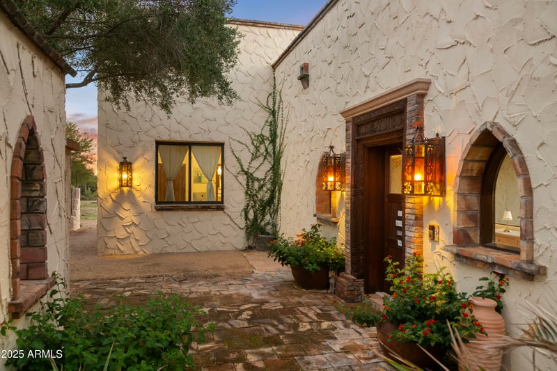 7823 Celestial St, Carefree, AZ 85377