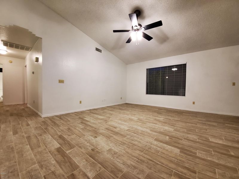 7823 W Myrtle Ave, Glendale, AZ 85303