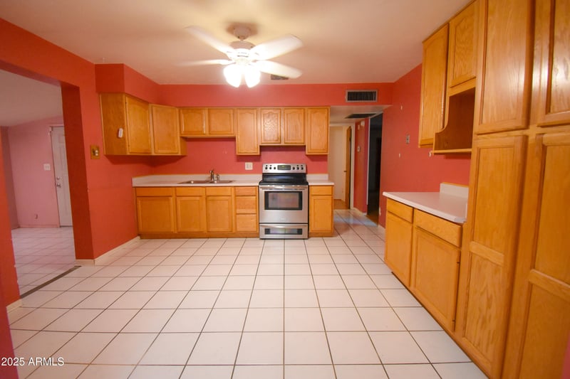 7824 Mitchell Dr, Phoenix, AZ 85033