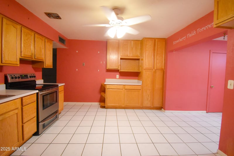7824 Mitchell Dr, Phoenix, AZ 85033