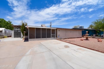 7824 Mitchell Dr, Phoenix, AZ 85033