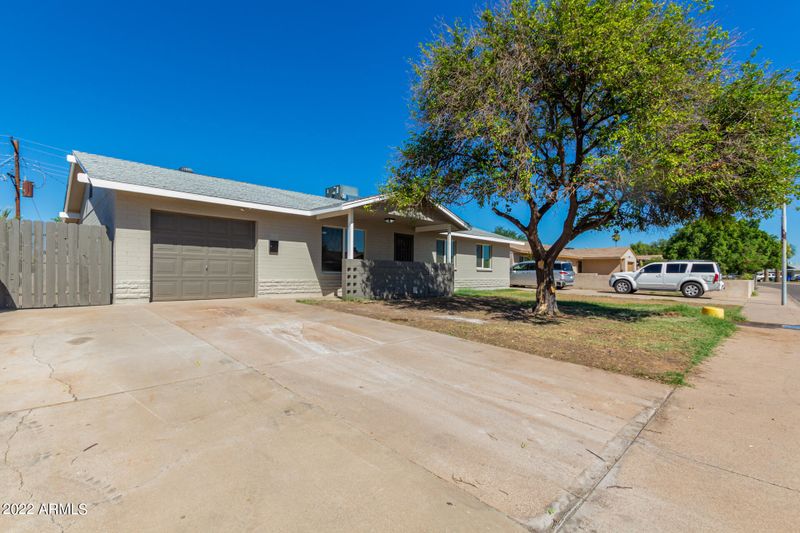 7824 W Fairmount Ave, Phoenix, AZ 85033