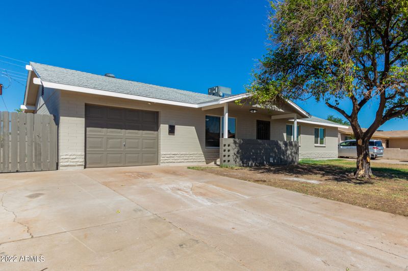 7824 W Fairmount Ave, Phoenix, AZ 85033