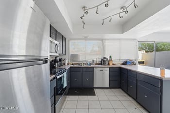 7825 N 49th Ave, Glendale, AZ 85301