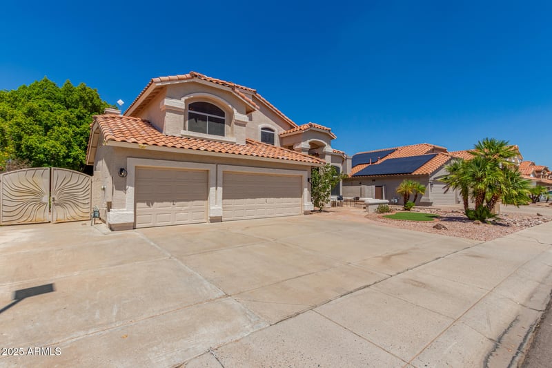 7826 Kerry Ln, Glendale, AZ 85308