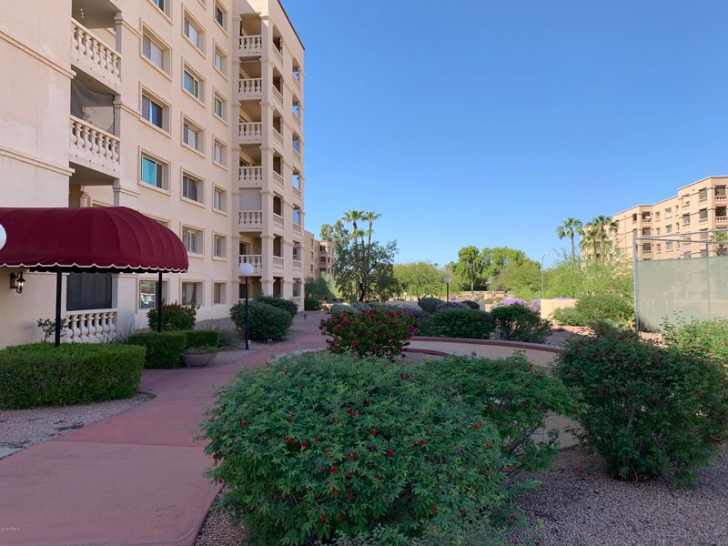 7830 E Camelback Rd #110, Scottsdale, AZ 85251