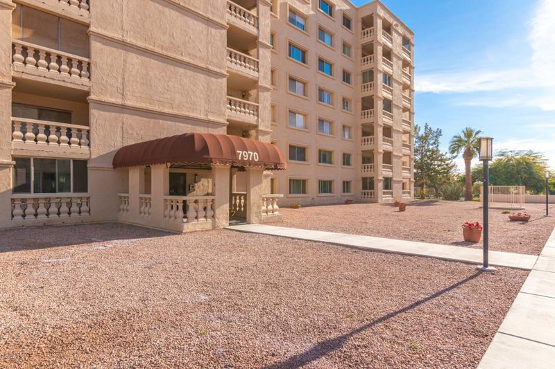 7830 E Camelback Rd #211, Scottsdale, AZ 85251