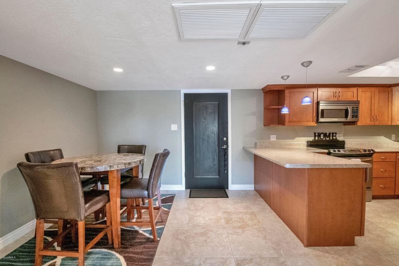 7830 E Camelback Rd E #411, Scottsdale, AZ 85251