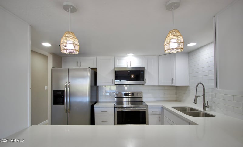 7830 Park View Dr, Mesa, AZ 85208
