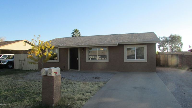 7831 E Garnet Ave, Mesa, AZ 85209