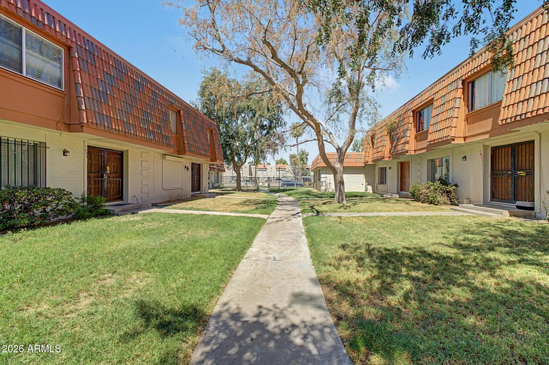 7833 49th Ave, Glendale, AZ 85301