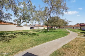 7833 49th Ave, Glendale, AZ 85301