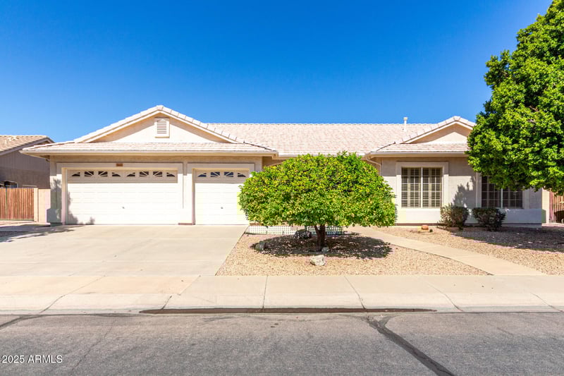 7834 Maui Ln, Peoria, AZ 85381